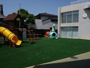 幼稚園　人工芝