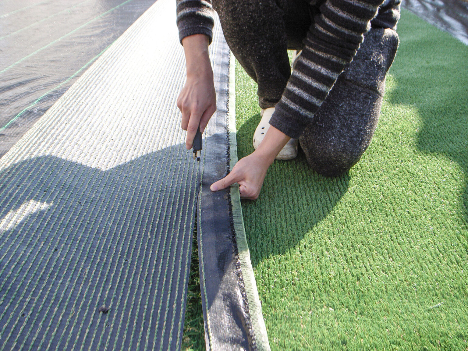 これを読めば誰でも簡単に人工芝をきれいにカットするコツが分かる！ | リアル人工芝の販売・施工専門店 Field Magic ～ 全国対応 ...