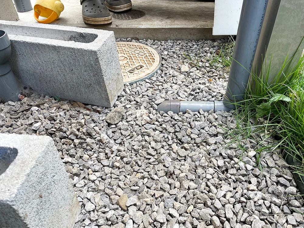 砂利の下地