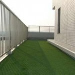 マンションバルコニーのリアル人工芝